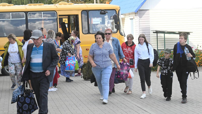 Жители Курска помогают переселенцам из приграничных районов